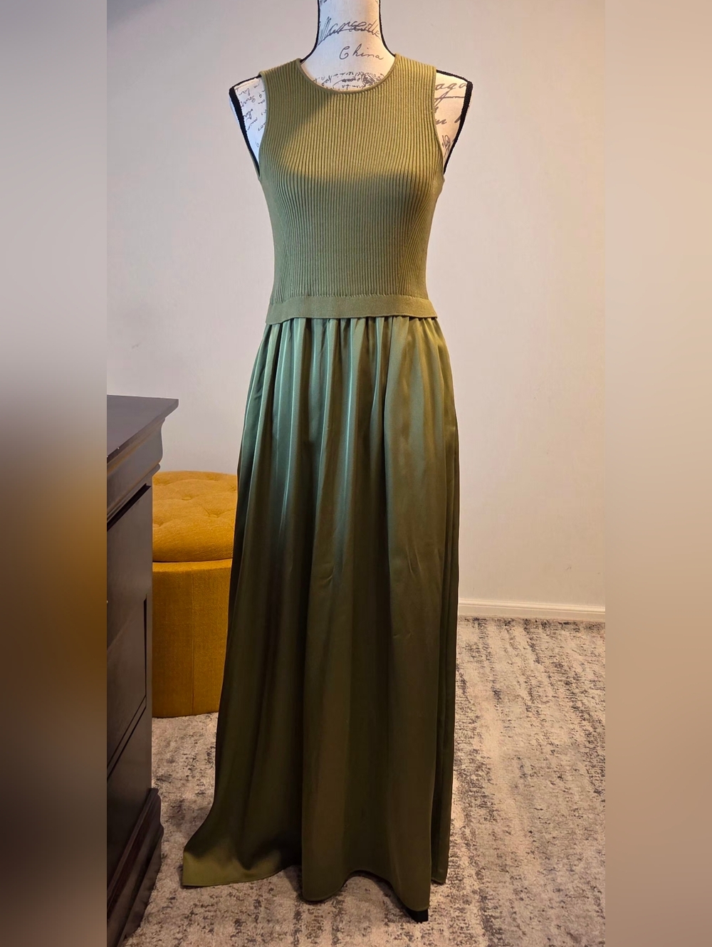 Taylor Olive Green Sleeveless Knit-to-Satin Maxi Dress, Size S - Picture 2 of 15